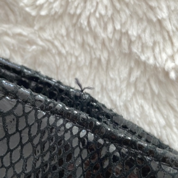 Michael Kors faux python black hand bag - Picture 2 of 5